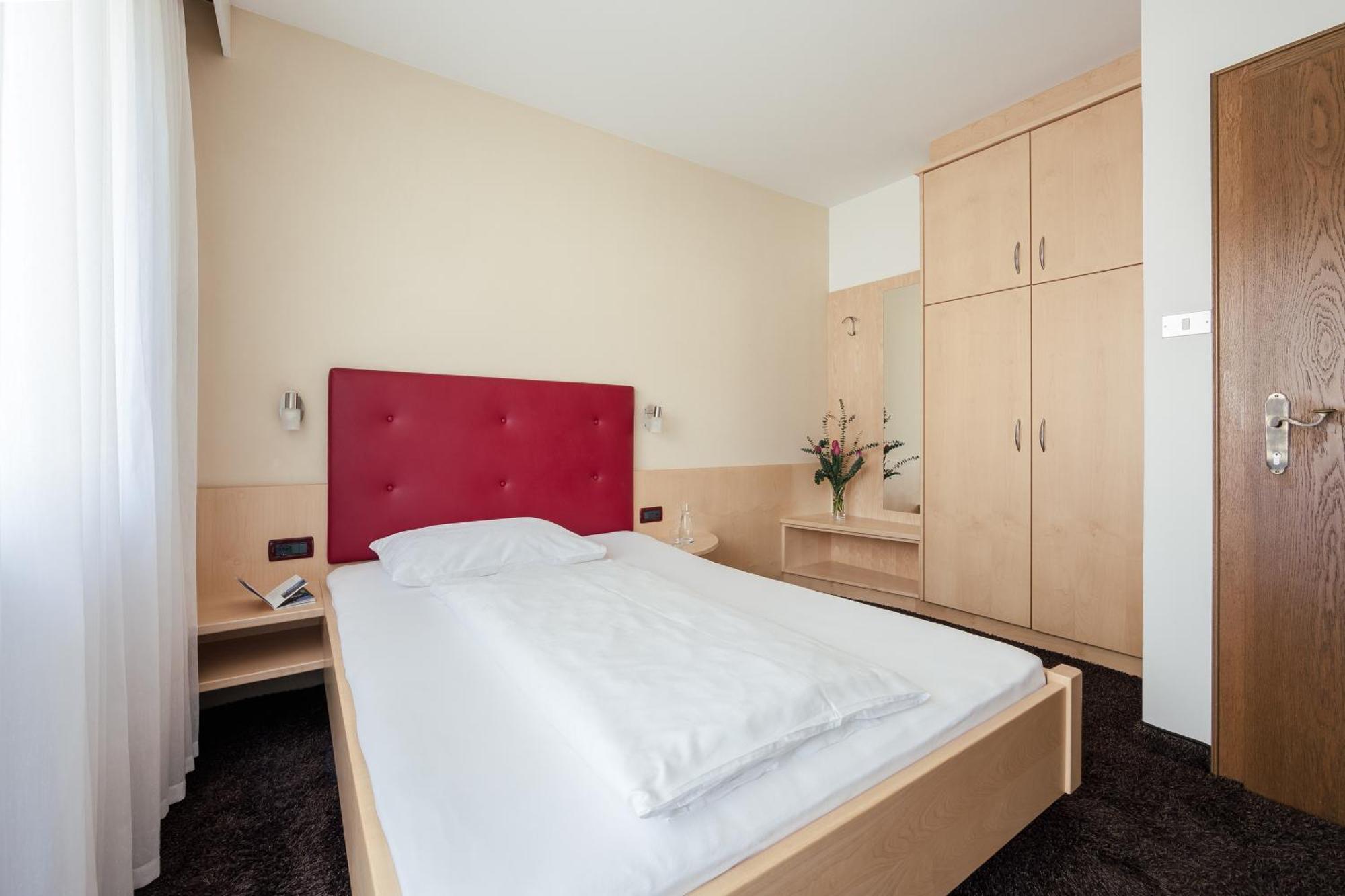 Hotel Garni Sirmian Merano Exterior photo
